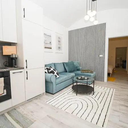 公寓 Luxapartment L Maesiarska